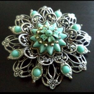 VINTAGE ESTATE SILVER TONE TURQUOISE FLORAL 1 3/4" BROOCH
